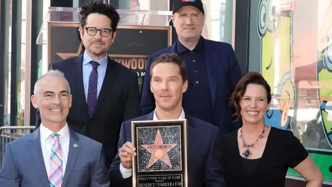 Benedict Cumberbatch recibiendo su Estrella de la Fama en Hollywood.