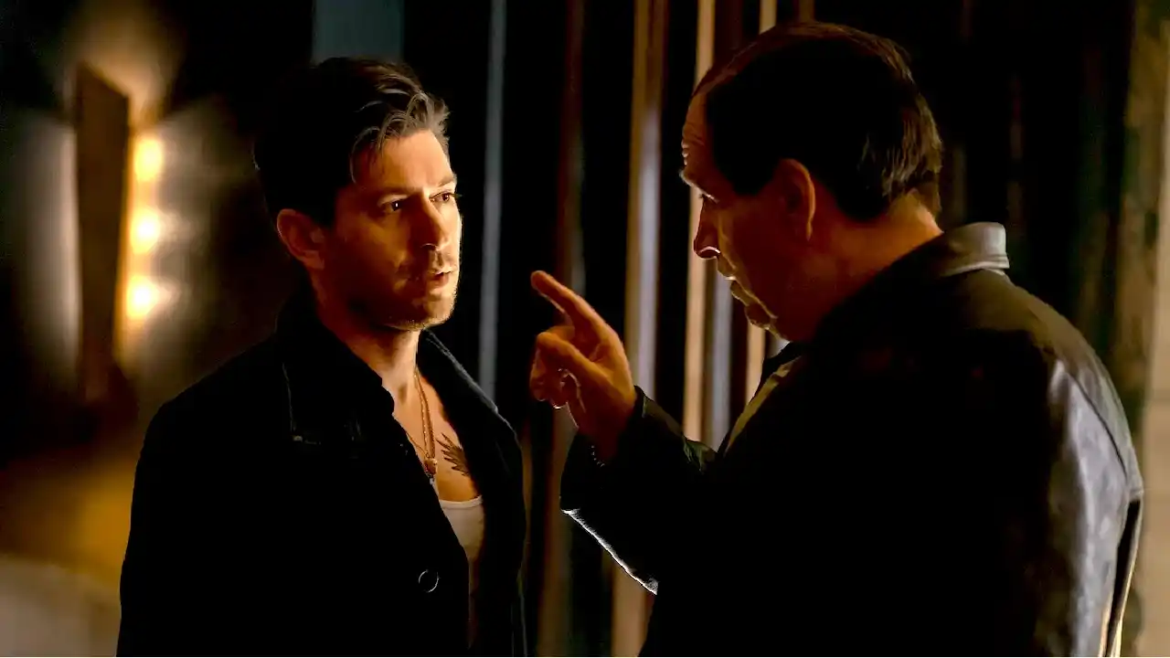 Alberto Falcone y Oz Cobb en el primer episodio de The Penguin.