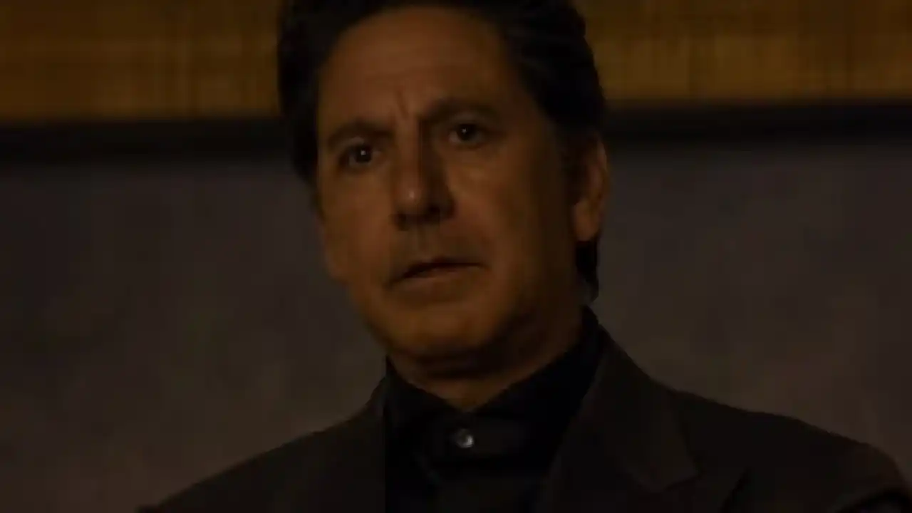 Luca Falcone interpretado por Scott Cohen en The Penguin.