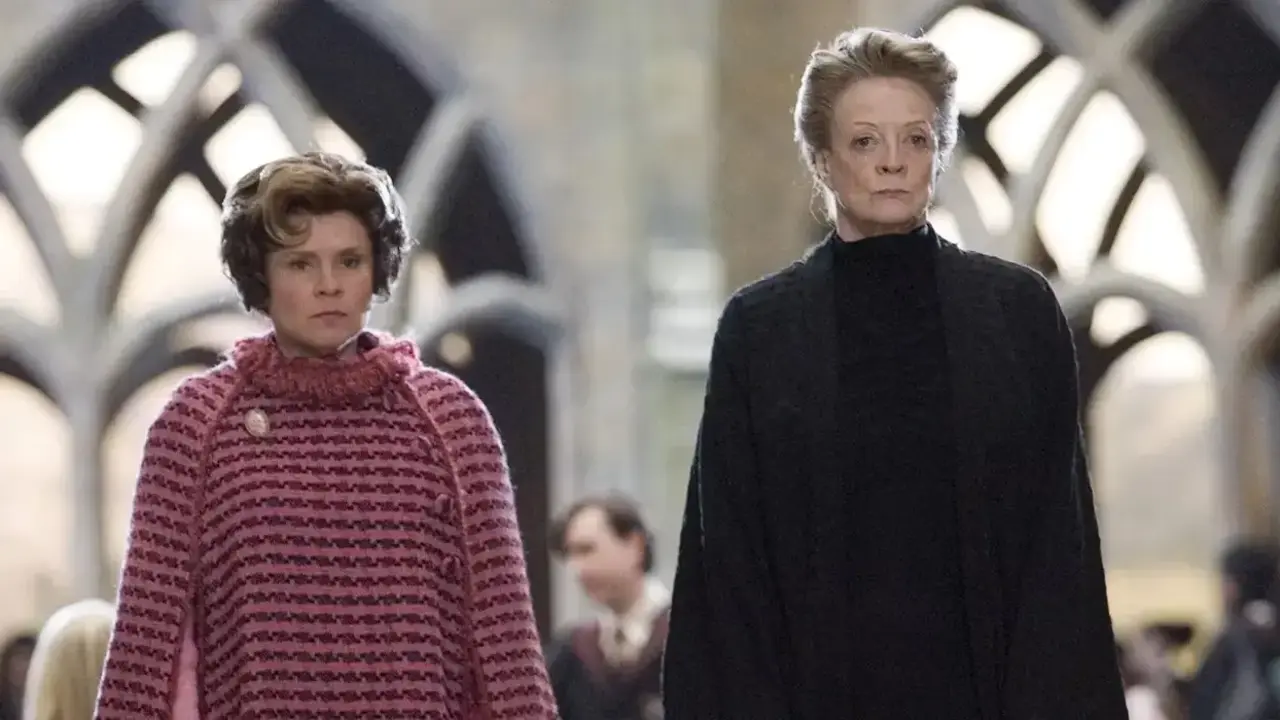 McGonagall enfrentó a Umbridge en el patio de Hogwarts