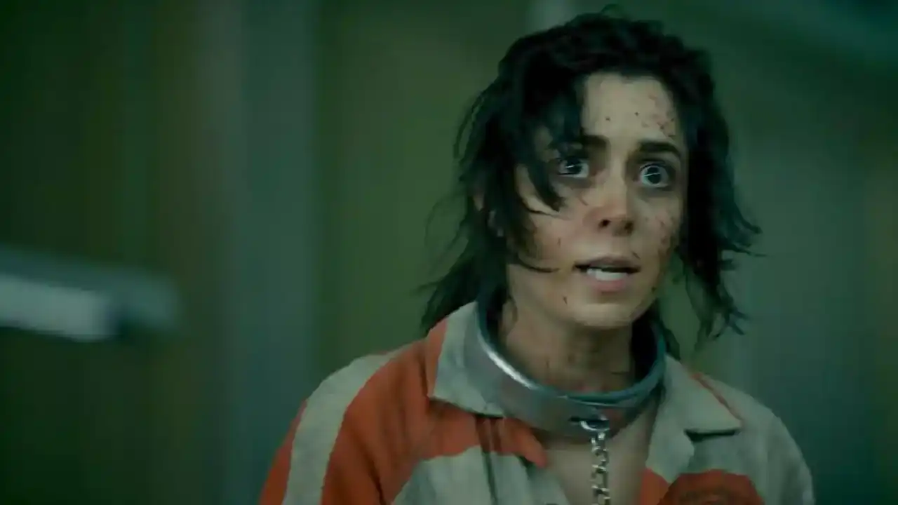 Sofia Falcone en Arkham en la serie de The Penguin.
