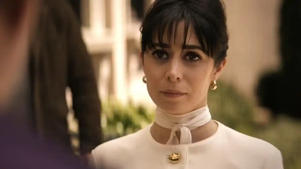 Cristin Milioti es Sofia Falcone en el episodio 1 de The Penguin.