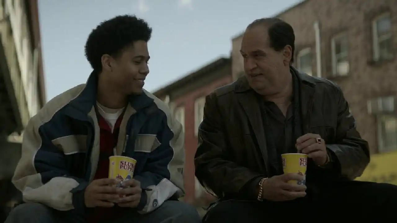 Victor Aguilar y Oz Cobb al final del episodio 2 de The Penguin.