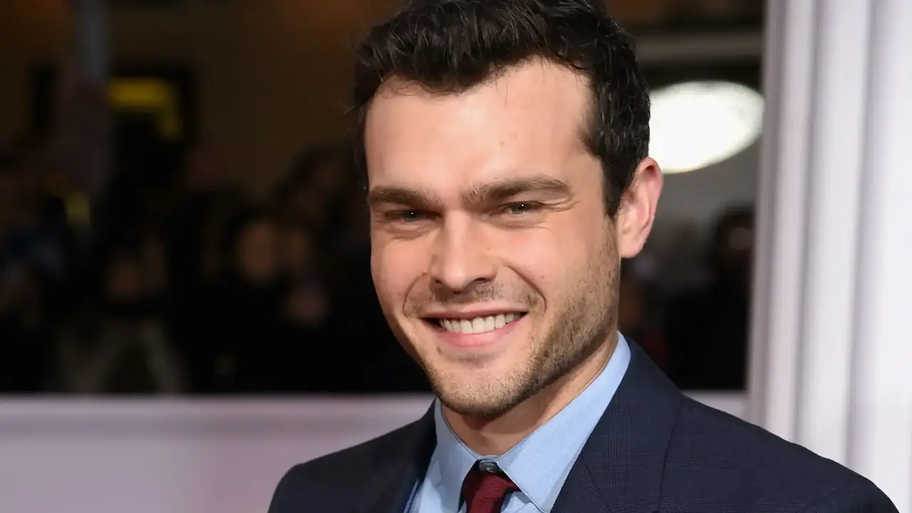 Alden Ehrenreich debería ser candidato para interpretar a Hal Jordan