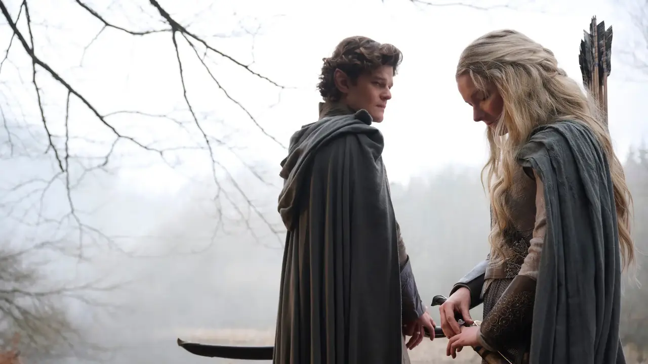 Elrond y Galadriel son familia y se tienen mucho respeto