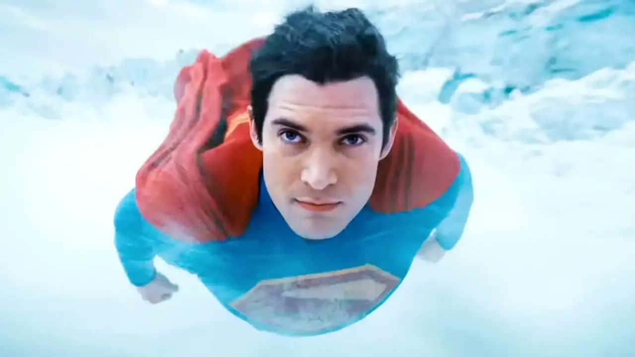 ¿Cuáles son las características de cada uno de los tipos de vuelos de Superman?