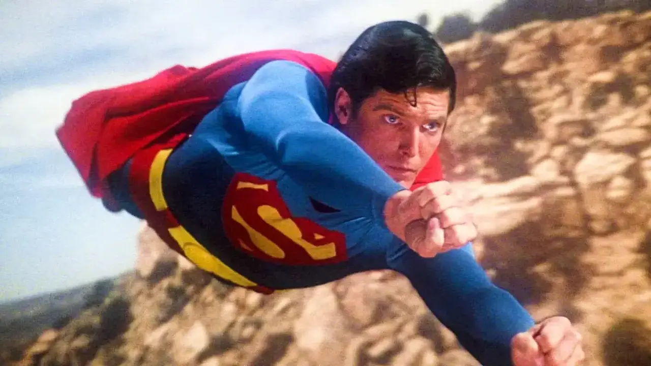 Gunn vs Snyder vs Donner: ¿Cuál técnica de vuelo es la mejor para Superman?