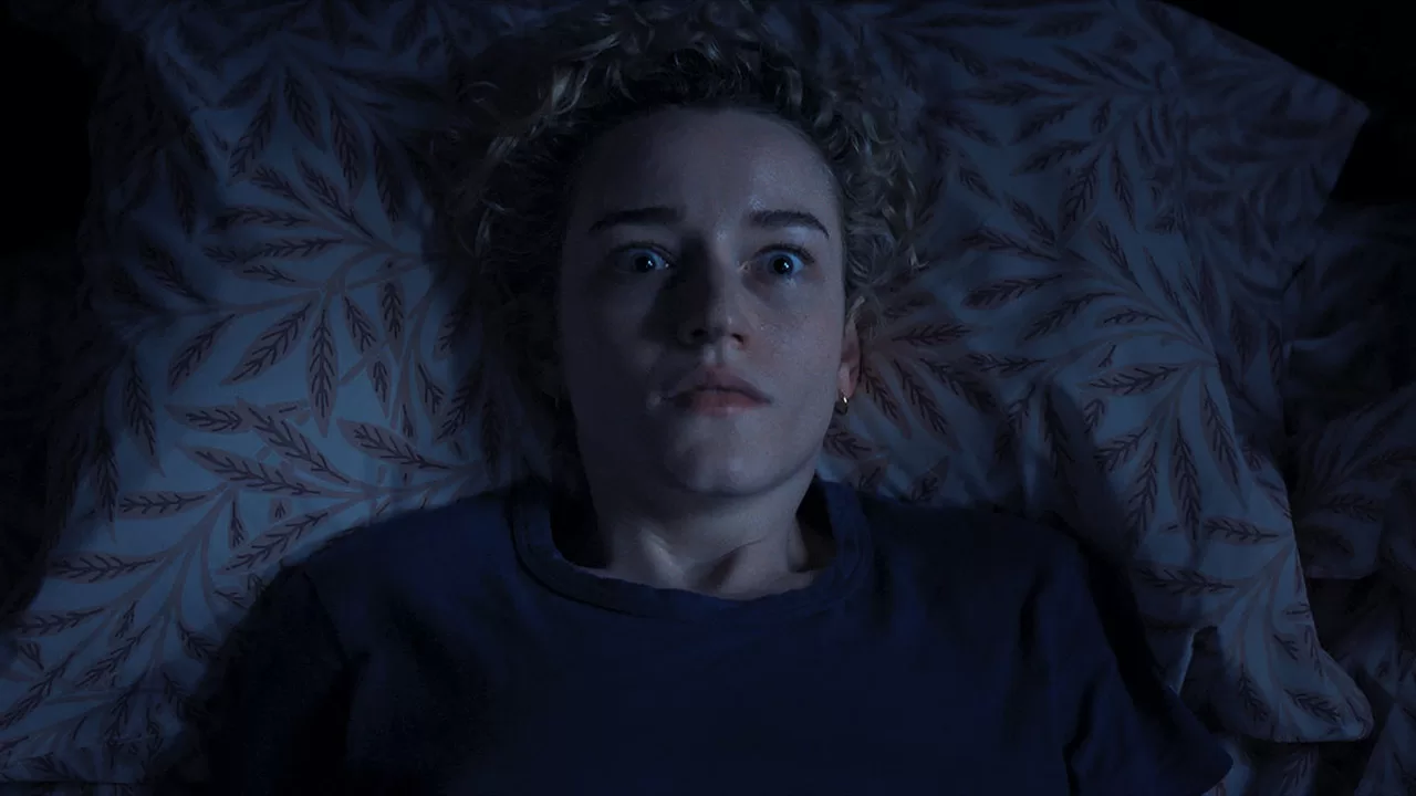 ¿La película de terror del año? Esto dice la crítica de Weapons, la nueva cinta de Julia Garner