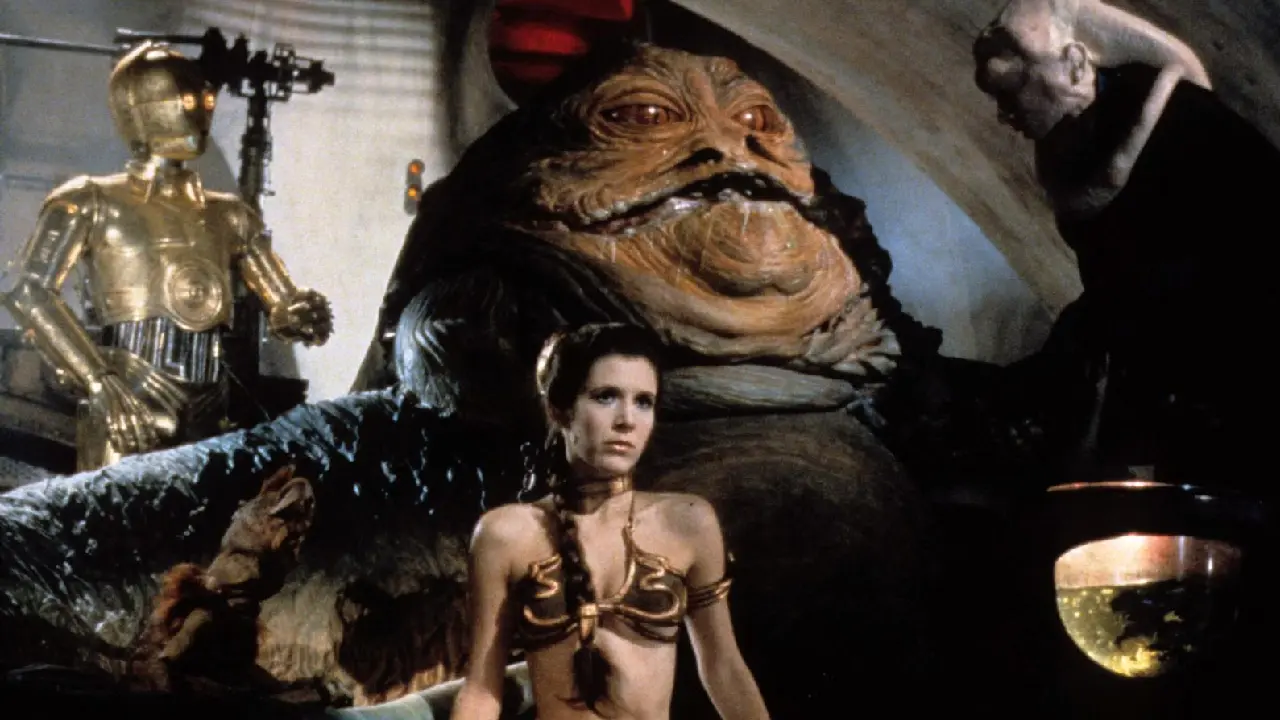 Jabba con Leia en el palacio