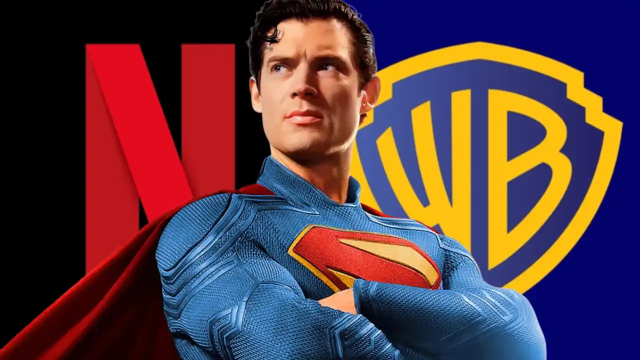 David Corenswet interpretando a Superman con el logo de Netflix y de Warner en la parte posterior