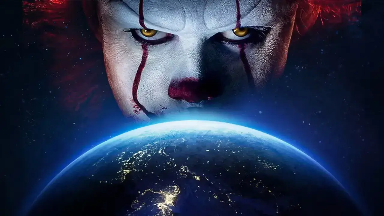 Bill Skarsgard como Pennywise en un poster promocional de It que muestra al planeta Tierra en primer plano